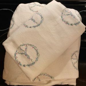 Pottery Barn Organic Flannel Sheet Set, Holiday Wreaths, Twin/Twin XL